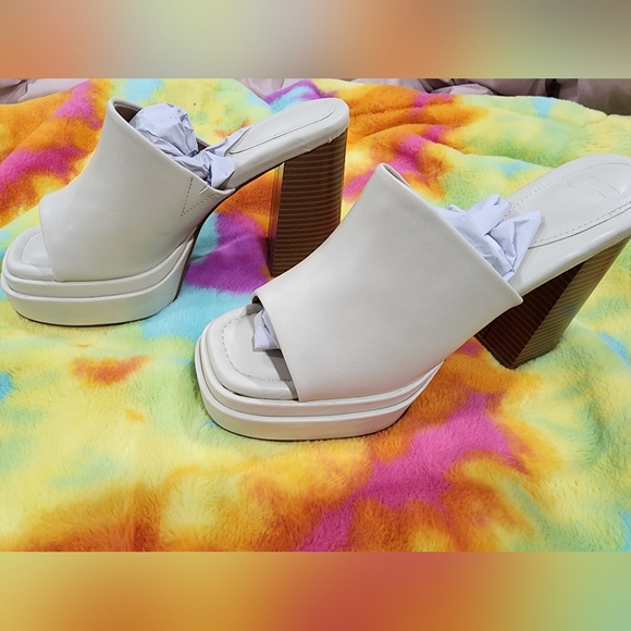 Groovy cream platform heels brand new spring edition from Justfab! - Picture 2 of 6